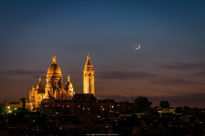 Montmartre at Night: Private Evening Walking Tour