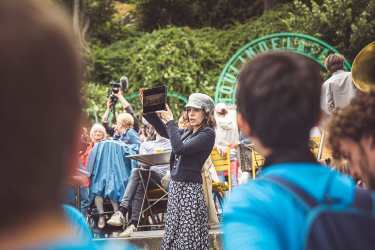 Montmartre in Songs: Tour With a Professional Singer