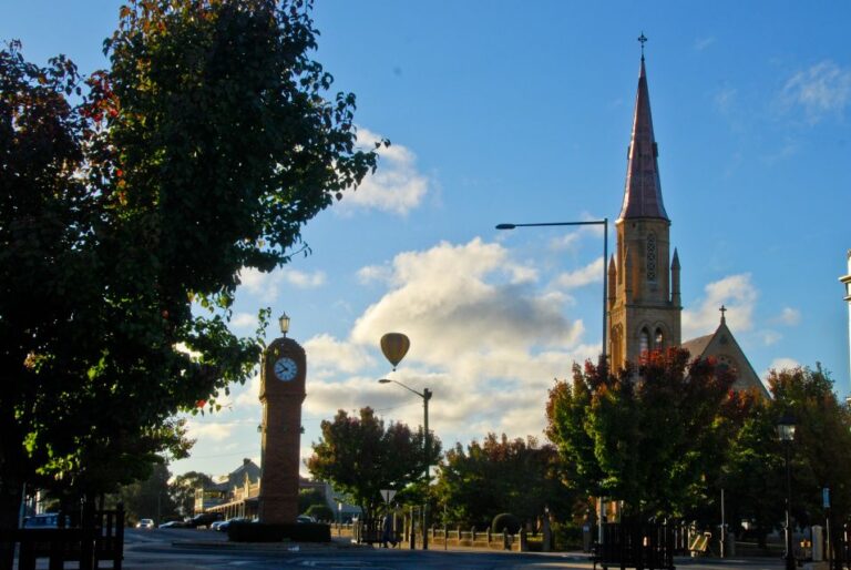 Mudgee: Sunrise Hot Air Balloon Flight With Breakfast