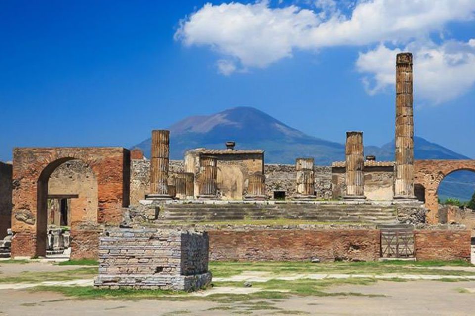 1 naples pompeii private guided hiking tour Naples: Pompeii Private Guided Hiking Tour