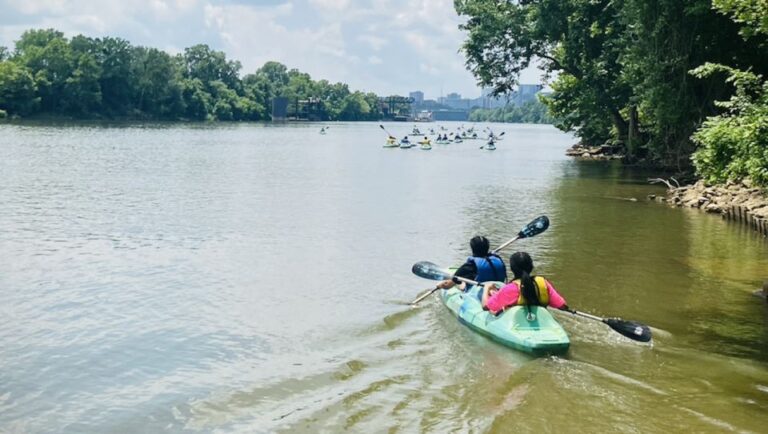 Nashville: Downtown Kayak Rental With Shuttle