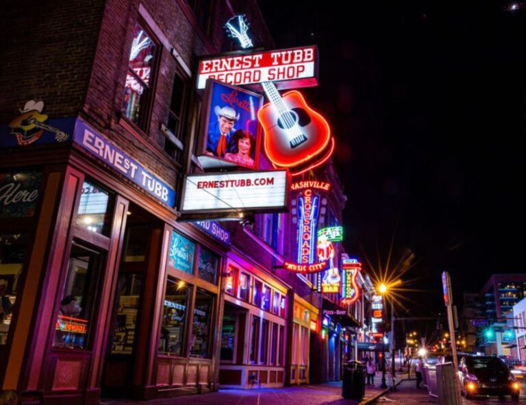 Nashville: Ghosts, Boos and Booze Haunted Pub Crawl