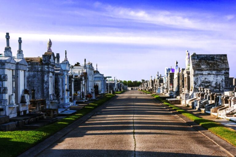 New Orleans: Secrets and Death Cemetery Experience