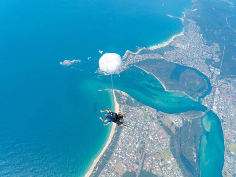 Newcastle: Tandem Beach Skydive With Optional Transfers