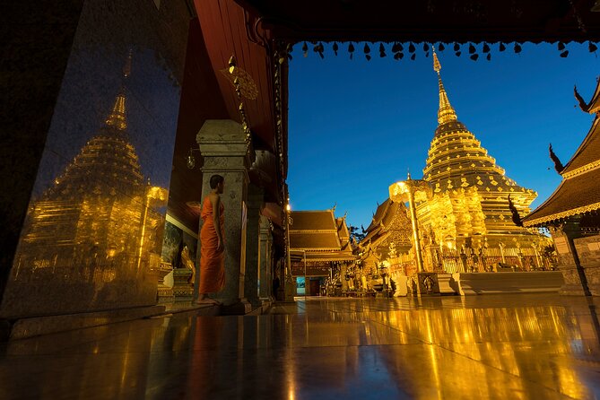 Night Tour in Wat Umong and Doi Suthep in Chiang Mai With Pick up