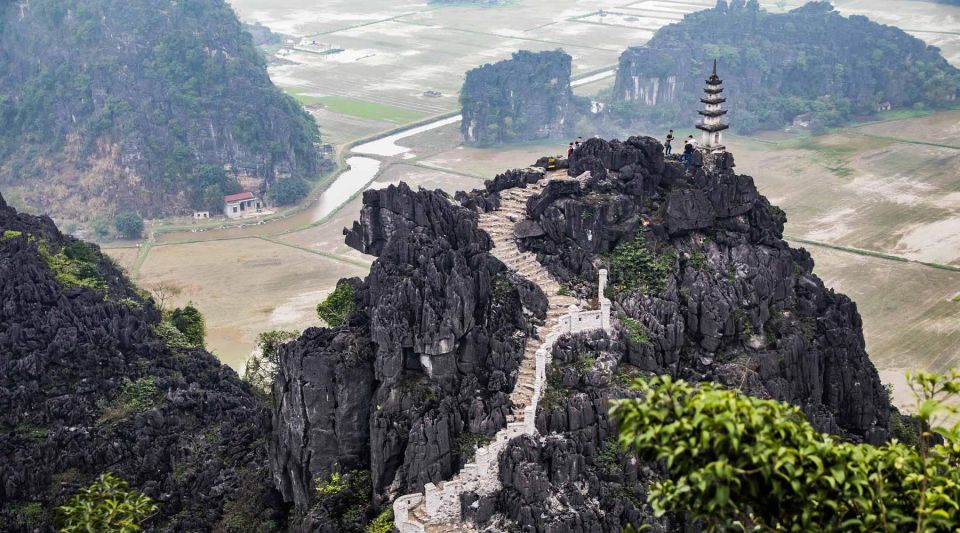 1 ninh binh 1 day tour hoa lutrang anmua cave via boat bike Ninh Binh 1-Day Tour Hoa Lu,Trang An,Mua Cave via Boat &Bike