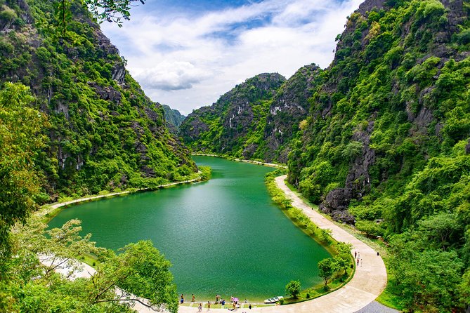 Ninh Binh 2 Days 1 Night in Homestay: Hoa Lu-Tam Coc- Bai Dinh-Trang an