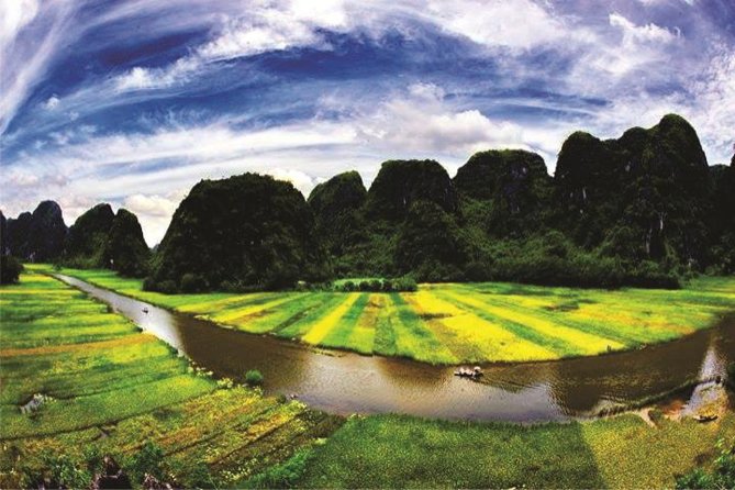 Ninh Binh and Ancient Hoa Lu Temples Tour From Hanoi