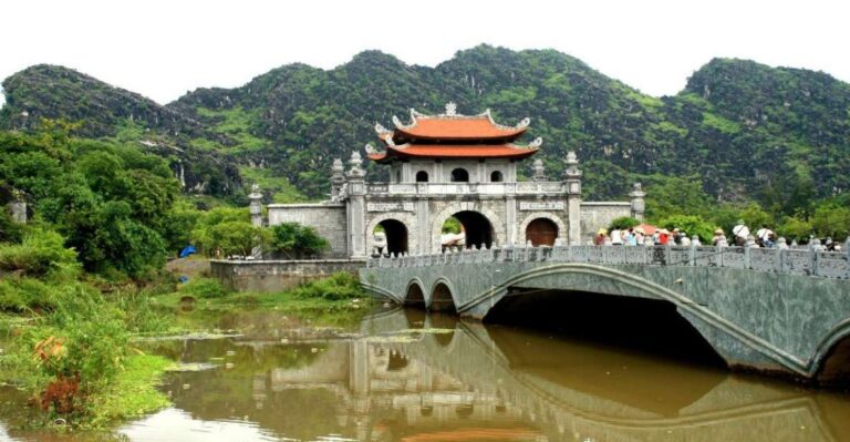 Ninh Binh: Hoa Lu – Tam Coc or Trang An