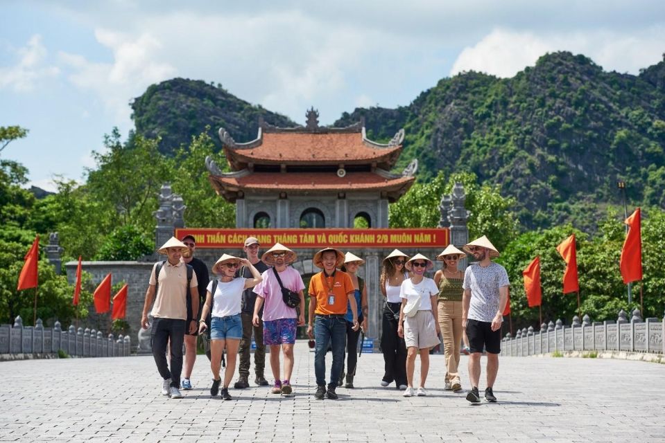 Ninh Binh Tours: Hoa Lu – Tam Coc – Cycling 1 Day