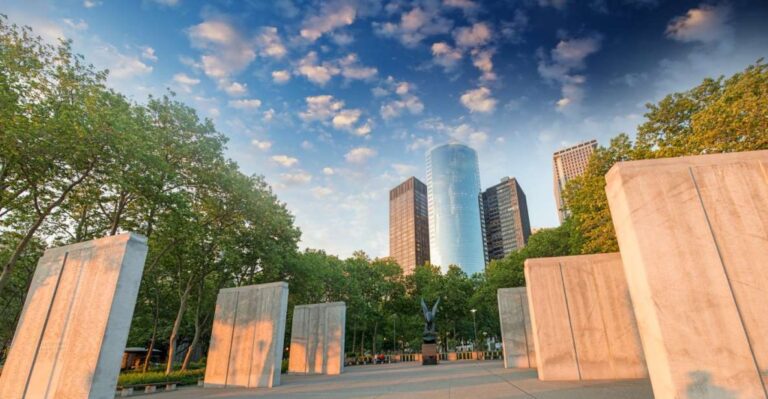 NYC: Battery Park and Statue of Liberty Self-Guided Tour