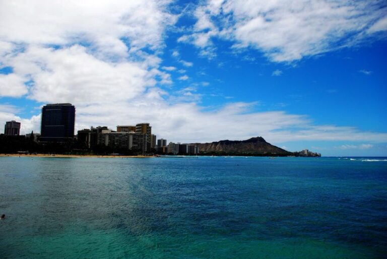 Oahu Boat Cruise to Diamond Head