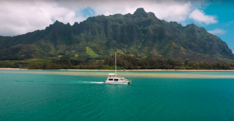 Oahu: Molii Fishpond and Kaneohe Bay Catamaran Tour