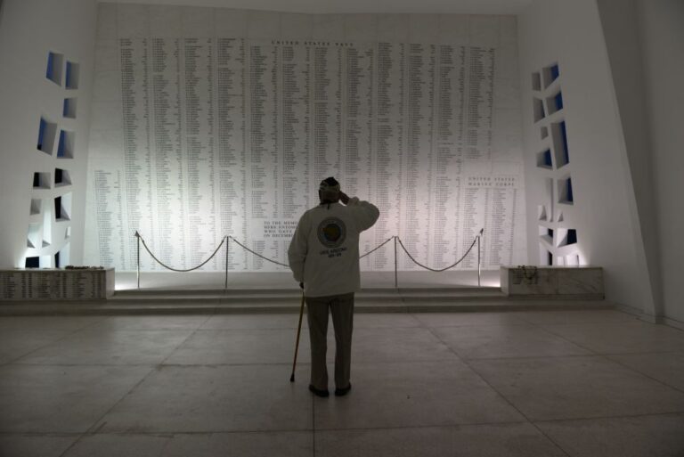 Oahu: USS Arizona Memorial Chiefs Narrated Multimedia Tour