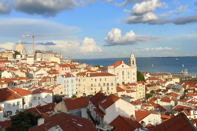 Old Lisbon by a 3 Hour Tuk Tuk Private Tour