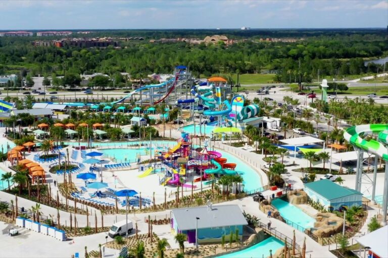 Orlando: Island H2O Water Park Admission