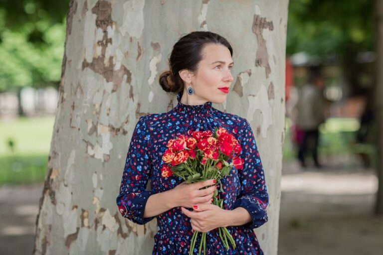 Outdoor Portrait Photoshoot in Paris