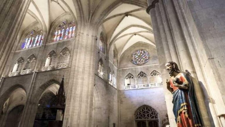 Oviedo: Guided Tour in Oviedo and Cathedral With Tickets