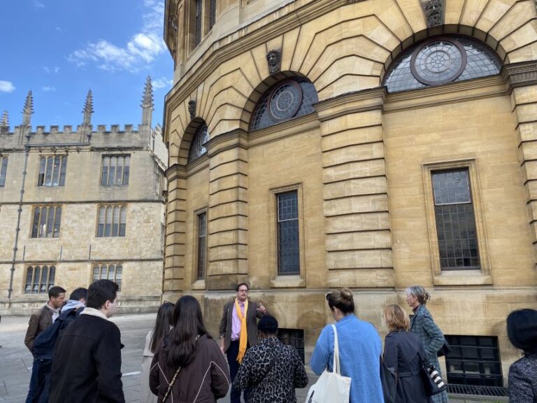 Oxford: Uncomfortable Oxford™ Walking Tour