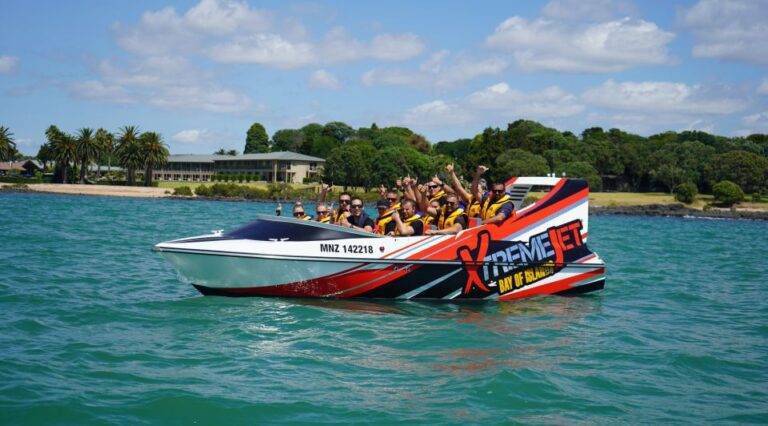 Paihia: Bay of Islands 30-minute Adventure Jet Boat Trip