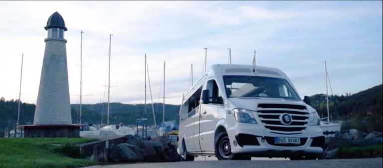 Paris: Amphibious Minibus From Versailles Boat and Road Tour