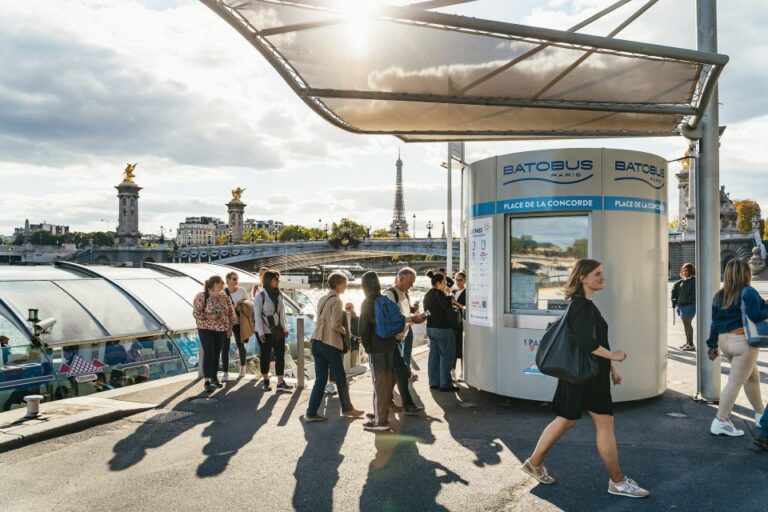 Paris: Batobus Hop-On Hop-Off Sightseeing Cruise