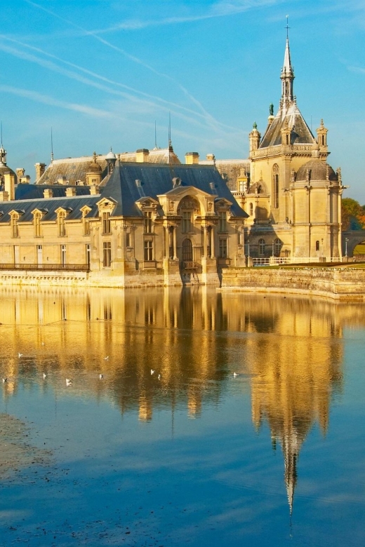 Paris: Chantilly Castle Private Transfer for 3 People