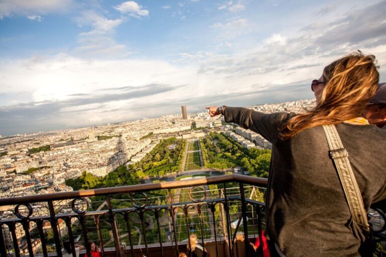 Paris: City Tour by Bus With Eiffel Tower & Optional Summit