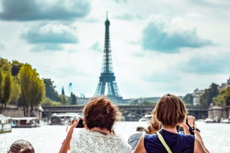 Paris: Day or Sunset Cruise With Drink, Ice Cream or Dessert