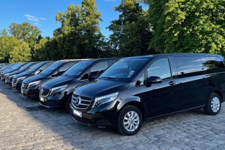 Paris: Domaine De Chantilly Private Tour in a Mercedes Van