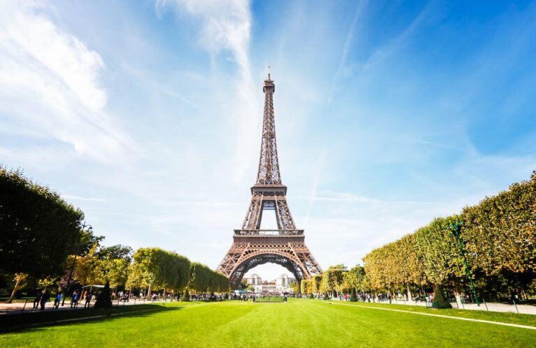 Paris: Eiffel Tower Fully Guided Tour With Summit Option