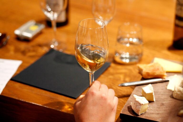 Paris: French Wine Tasting Class With Sommelier