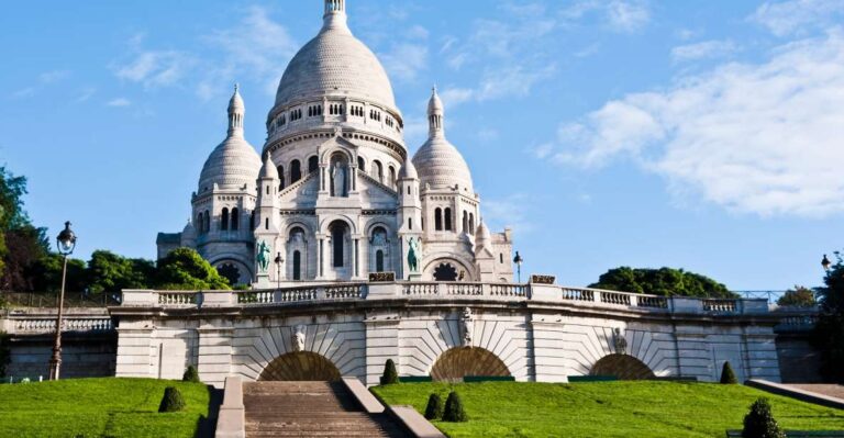 Paris: Montmartre and Sacré-Coeur Walking Tour