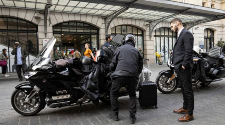 Paris: Private Airport Taxi Moto From Paris Le Bourget – Paris