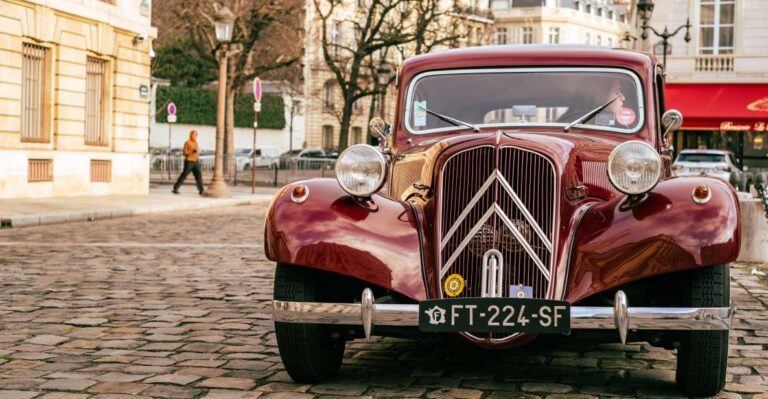 Paris: Private Guided City Tour in a Traction Avant or DS 21