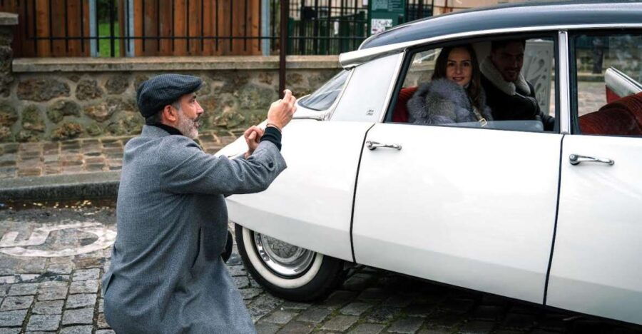 Paris: Private Guided Tour and Photos in a Vintage Citroën Ds.