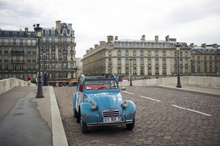Paris: Private Little-Known Places Tour in Citroën 2CV 2h