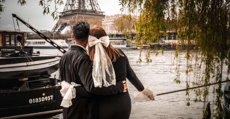 Paris: Private Photoshoot Near Any Chosen Landmark