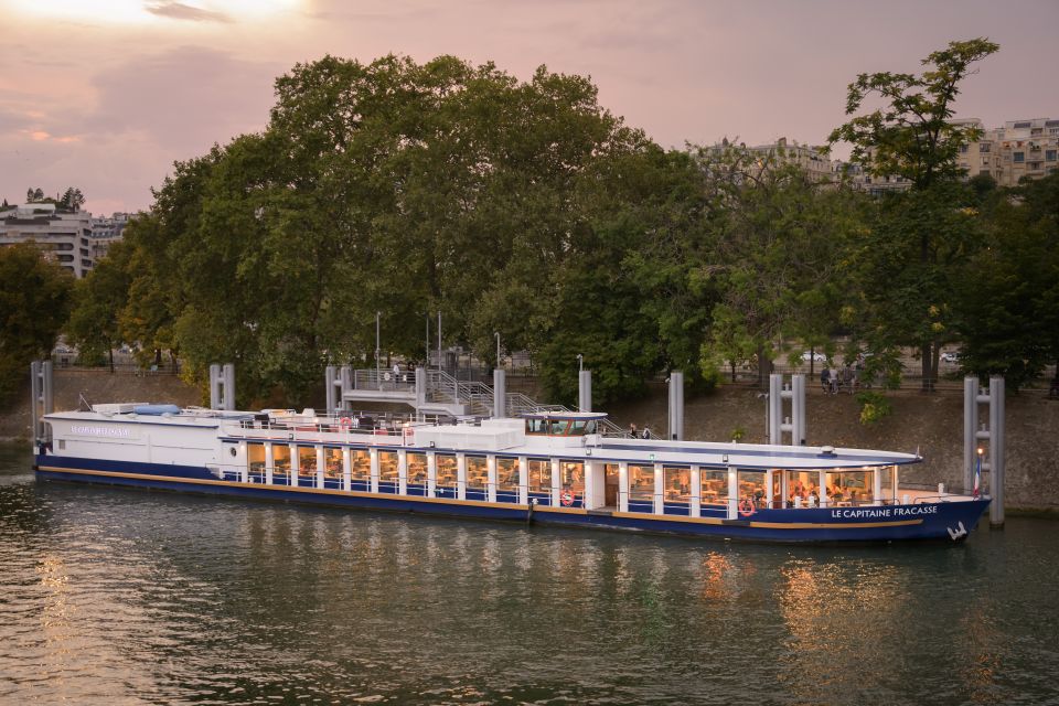 1 paris romantic cruise with 3 course dinner on seine river Paris: Romantic Cruise With 3-Course Dinner on Seine River