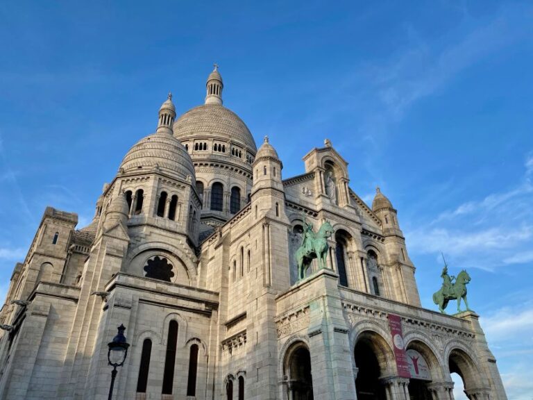 Paris: Romantic Evening Cruise & Montmartre Self-Guided Tour