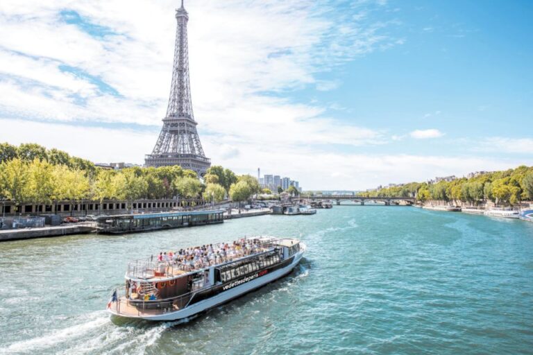 Paris: Seine Cruise and Smartphone Audio Walking Tour