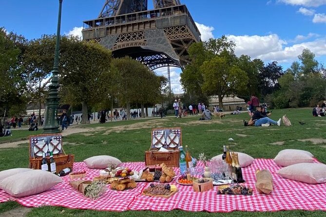 1 parisian picnic by the eiffel tower a tast of french specials Parisian Picnic by the Eiffel Tower: a Tast of French Specials