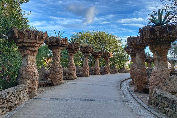 Park Guell Group Guided Walking Tour With Skip the Line Access