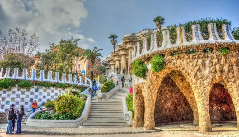 Park Güell: Guided Skip-the-Line Tour