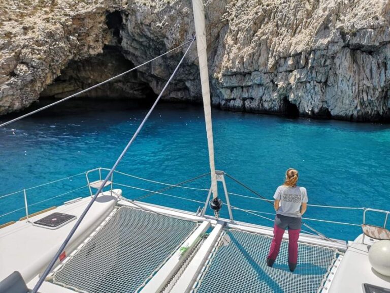 Paros: Catamaran Cruise With Swimming, Meal and Drinks