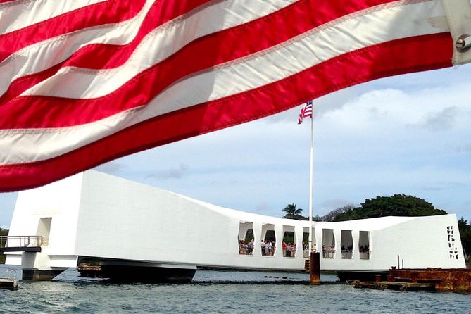 1 pearl harbor tour arizona memorial and uss bowfin Pearl Harbor Tour Arizona Memorial and USS Bowfin