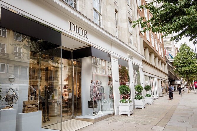 Personalised Shopping Tour in London With Expert Fashion Stylist