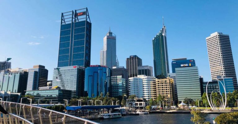 Perth: Highlights Self-Guided Scavenger Hunt and Tour