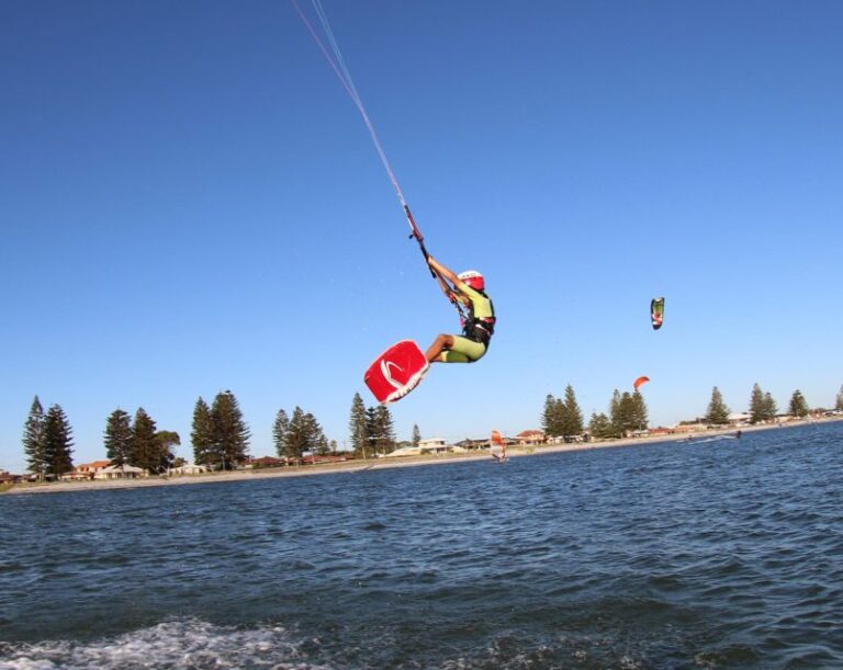 Perth: Intermediate Private Kiteboarding Lesson