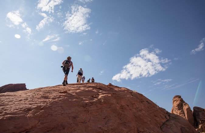 Photographers Dream: Valley of Fire Hiking Tour